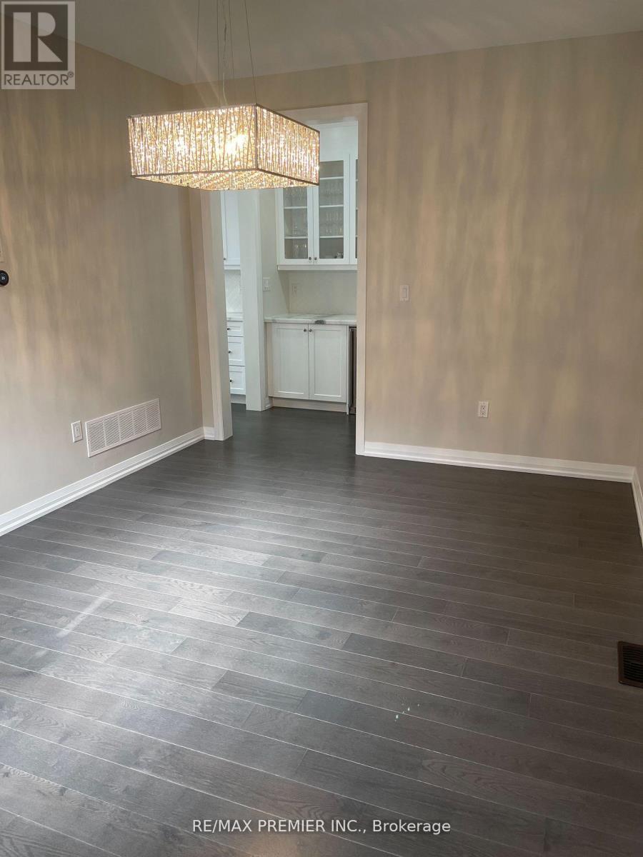 188 Boone Crescent, Vaughan, Ontario  L4H 3N5 - Photo 5 - N12458987