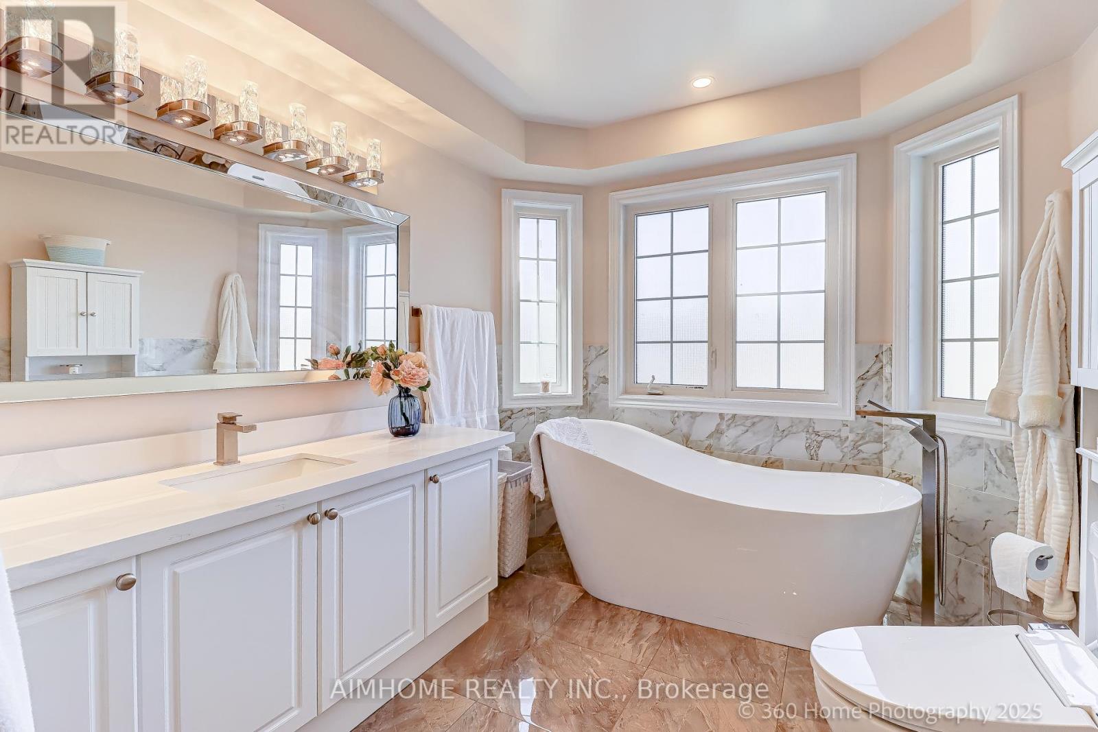 18 Saddlebrook Drive, Markham, Ontario  L6B 1J4 - Photo 9 - N12458989