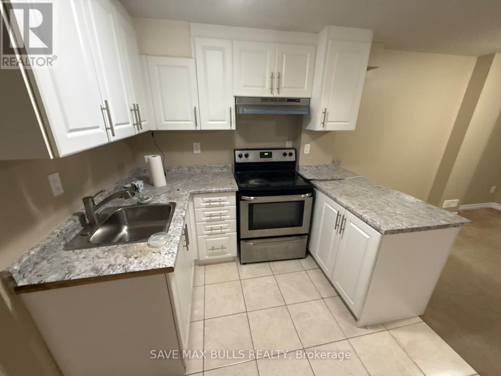 Basement - 652 Lott Crescent, Milton, Ontario  L9T 7P7 - Photo 2 - W12458967