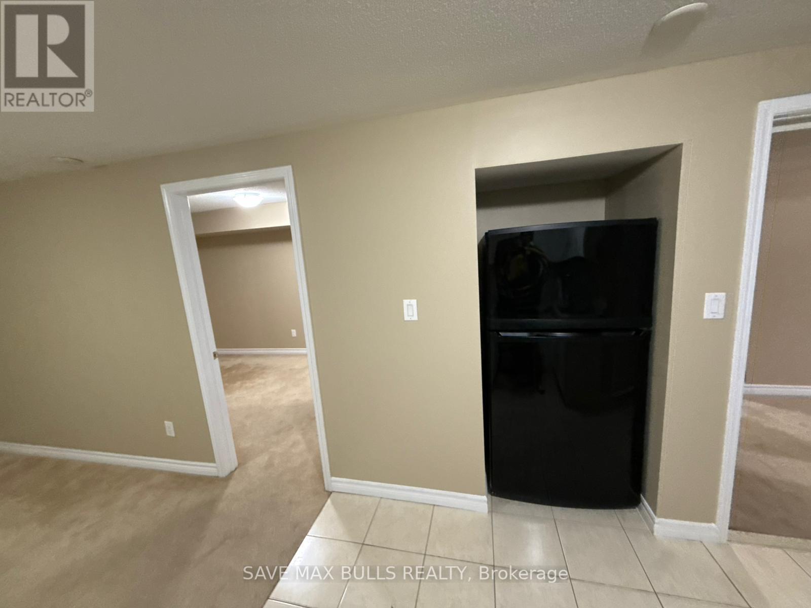 Basement - 652 Lott Crescent, Milton, Ontario  L9T 7P7 - Photo 3 - W12458967