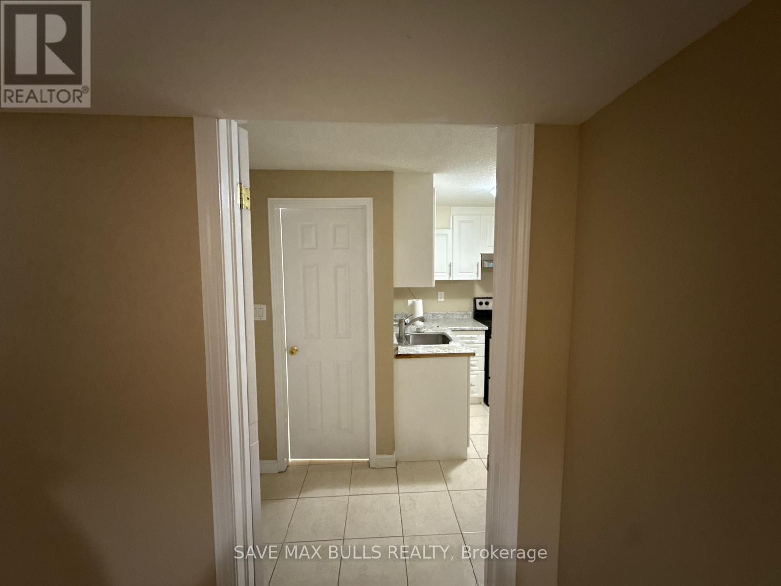 Basement - 652 Lott Crescent, Milton, Ontario  L9T 7P7 - Photo 7 - W12458967
