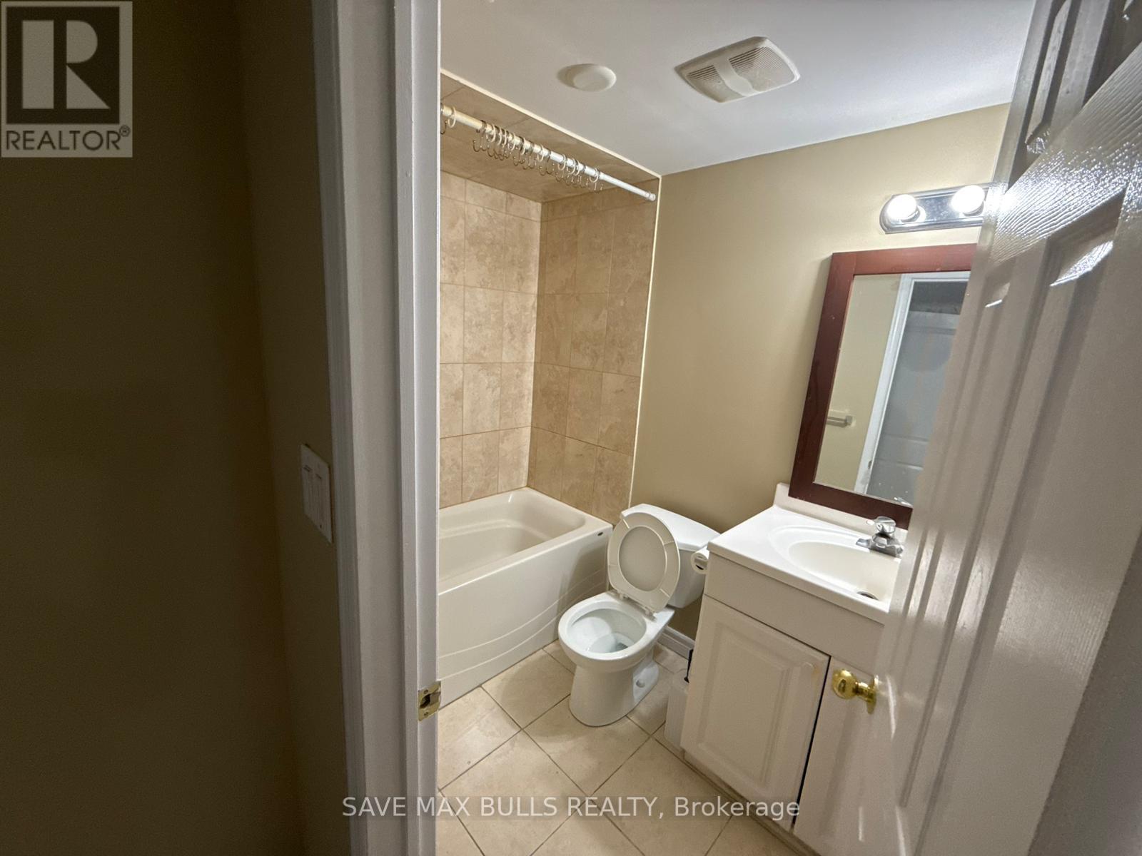 Basement - 652 Lott Crescent, Milton, Ontario  L9T 7P7 - Photo 9 - W12458967