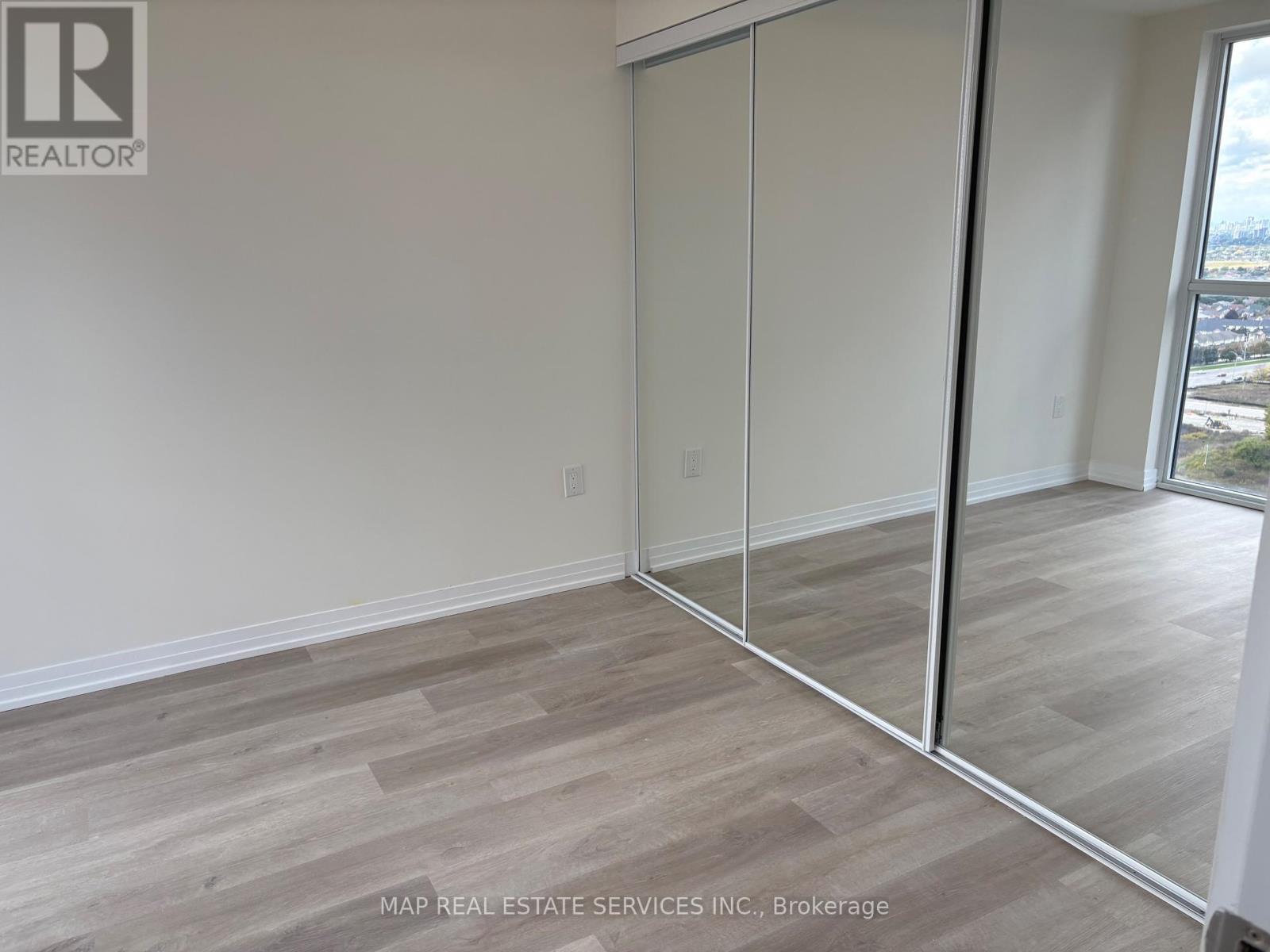 2110 - 15 Watergarden Drive, Mississauga, Ontario  L5R 1B2 - Photo 11 - W12458969