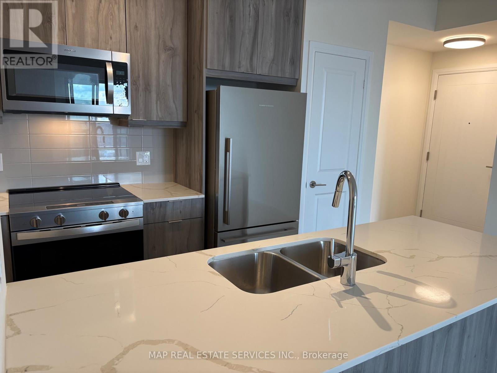 2110 - 15 Watergarden Drive, Mississauga, Ontario  L5R 1B2 - Photo 7 - W12458969