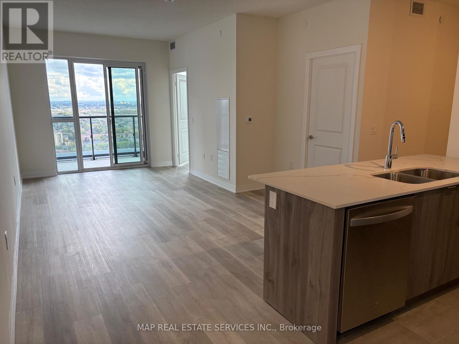 2110 - 15 Watergarden Drive, Mississauga, Ontario  L5R 1B2 - Photo 8 - W12458969