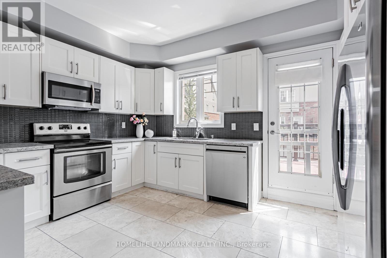 523b Royal York Road, Toronto, Ontario  M8Y 2S5 - Photo 14 - W12458982