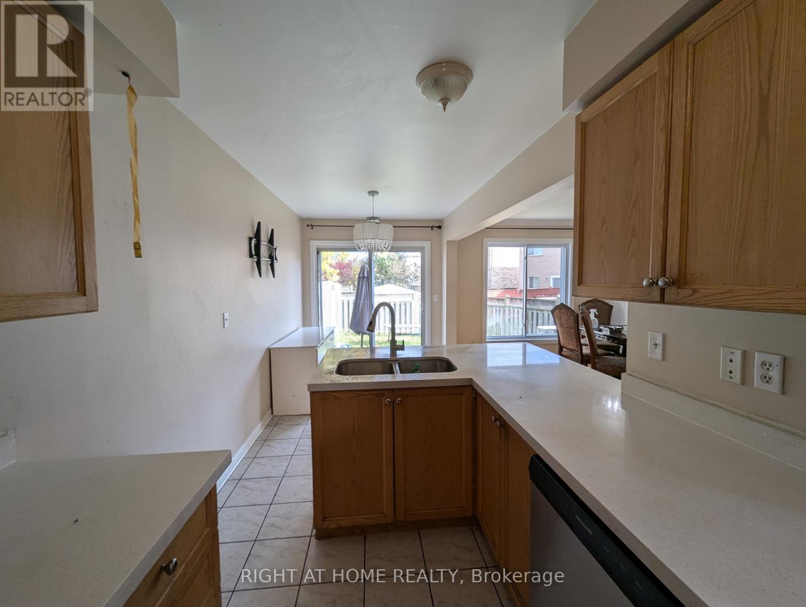 1423 Quest Circle, Mississauga, Ontario  L5N 8B4 - Photo 14 - W12458984