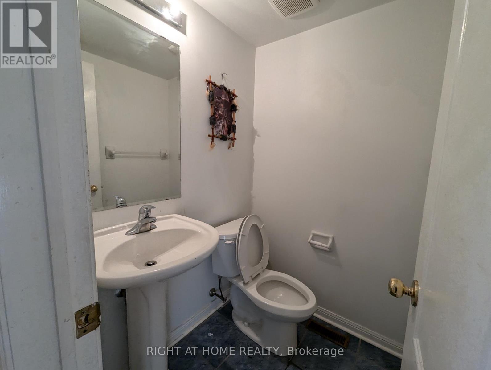 1423 Quest Circle, Mississauga, Ontario  L5N 8B4 - Photo 16 - W12458984
