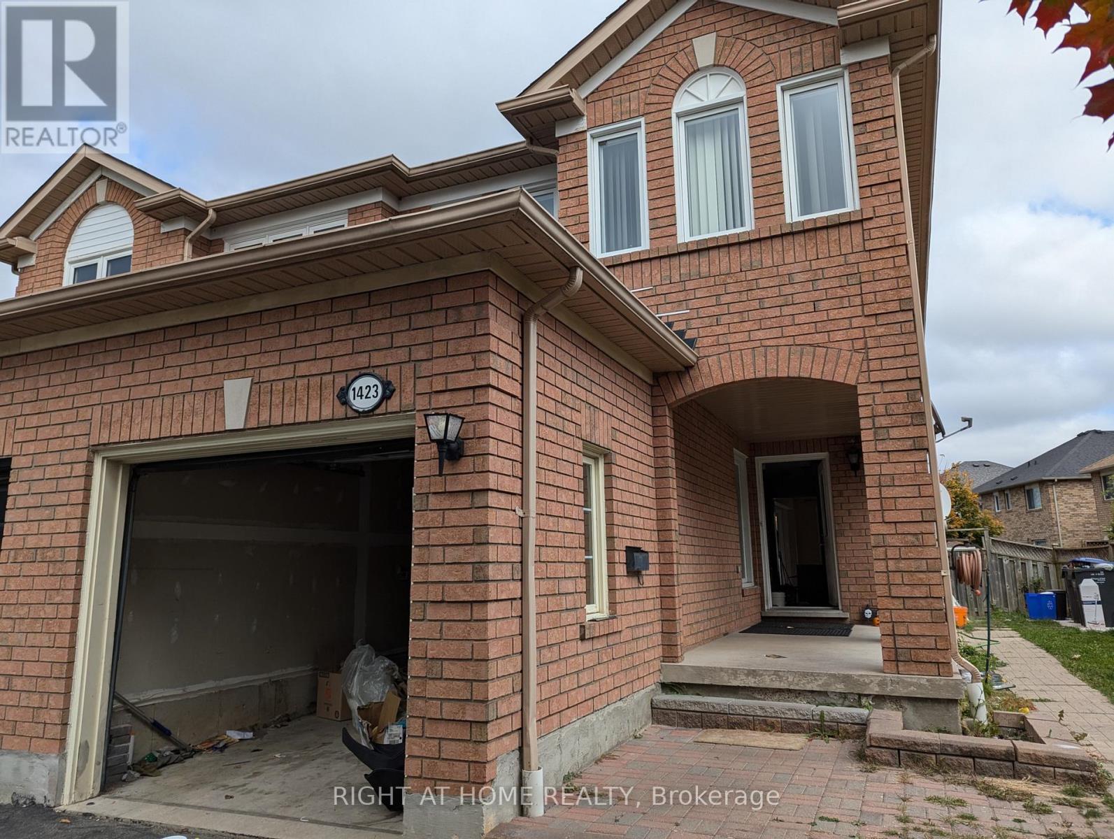 1423 Quest Circle, Mississauga, Ontario  L5N 8B4 - Photo 2 - W12458984