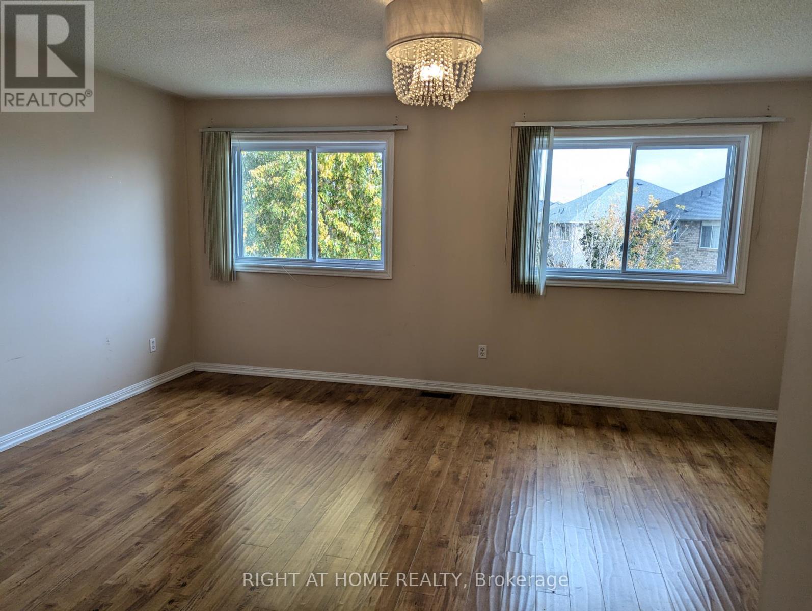 1423 Quest Circle, Mississauga, Ontario  L5N 8B4 - Photo 4 - W12458984