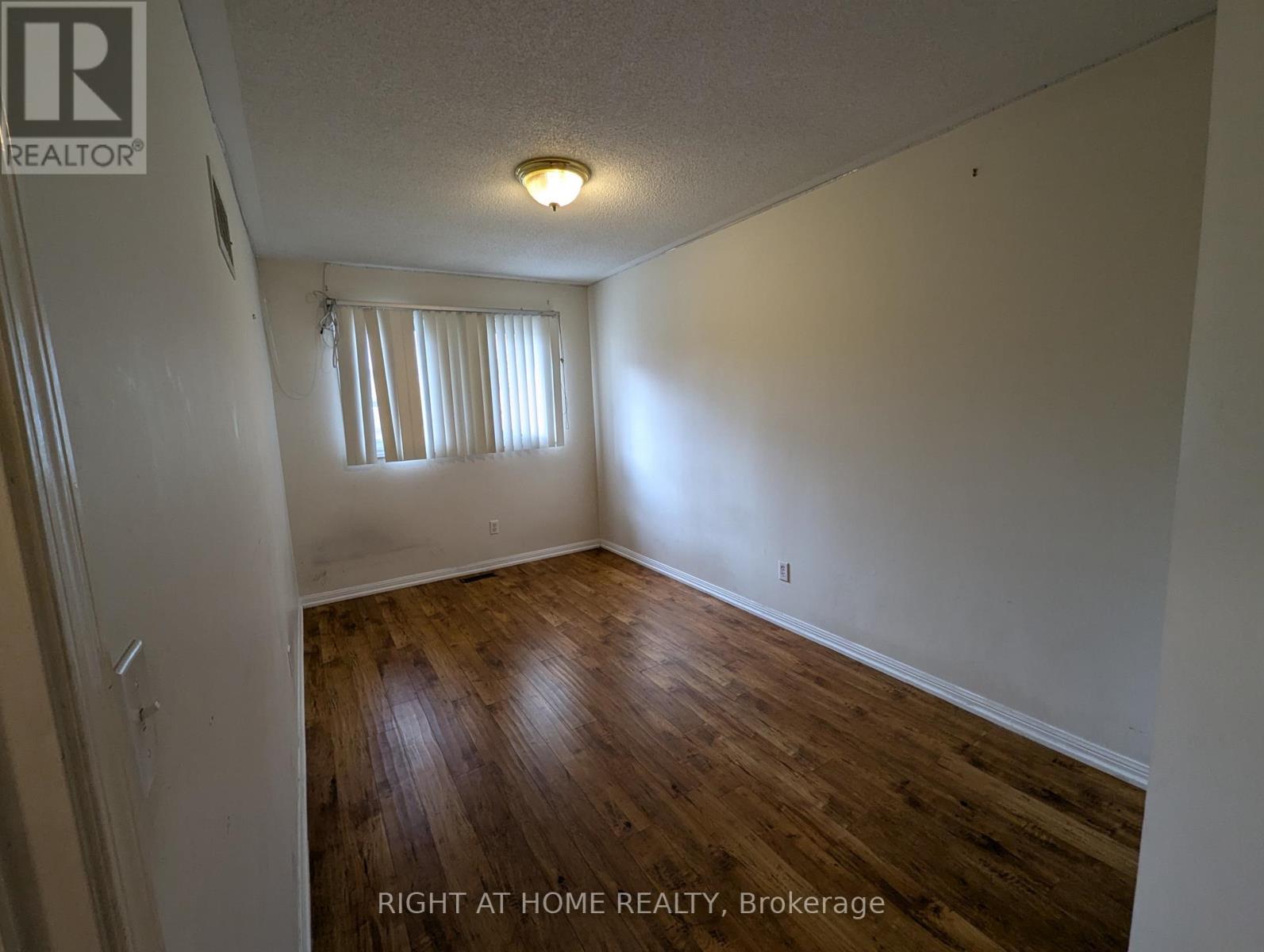 1423 Quest Circle, Mississauga, Ontario  L5N 8B4 - Photo 6 - W12458984