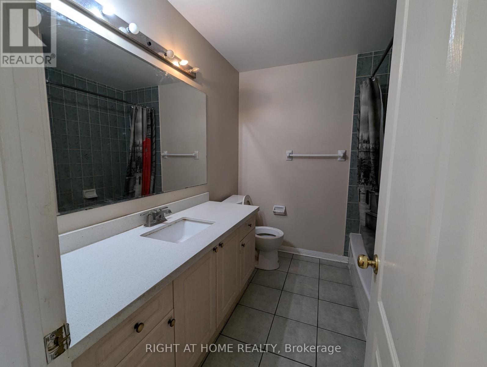 1423 Quest Circle, Mississauga, Ontario  L5N 8B4 - Photo 8 - W12458984