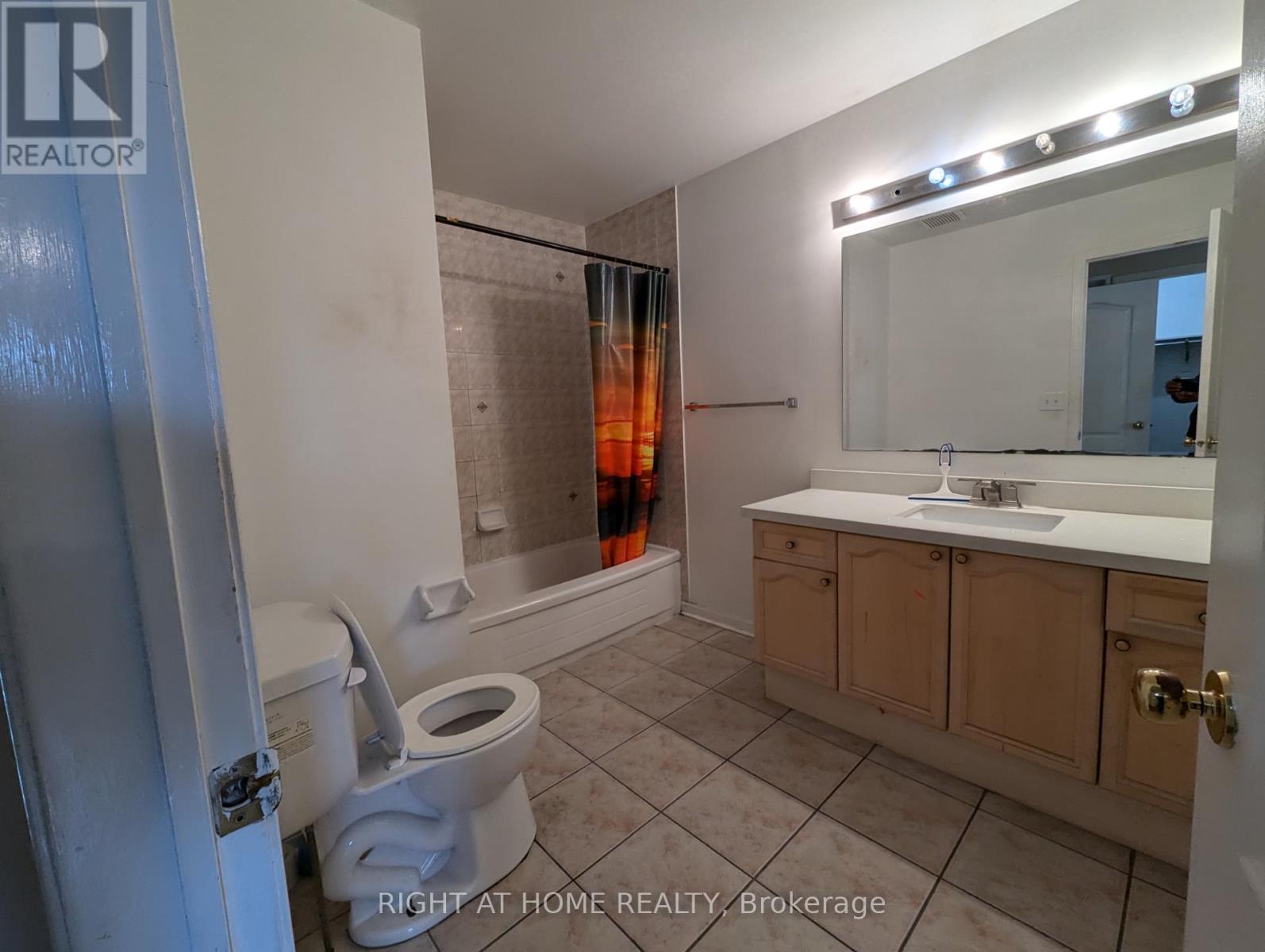 1423 Quest Circle, Mississauga, Ontario  L5N 8B4 - Photo 9 - W12458984