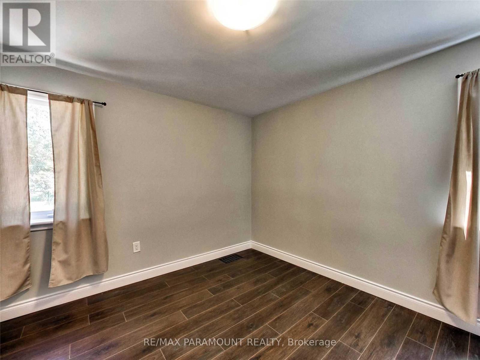 Upper - 25 Carene Avenue, Hamilton, Ontario  L8K 3W3 - Photo 14 - X12458976
