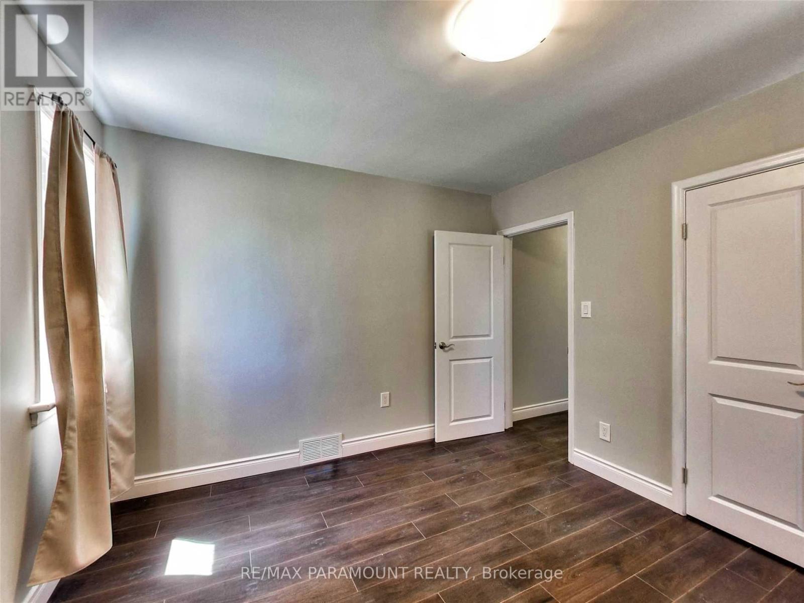 Upper - 25 Carene Avenue, Hamilton, Ontario  L8K 3W3 - Photo 15 - X12458976
