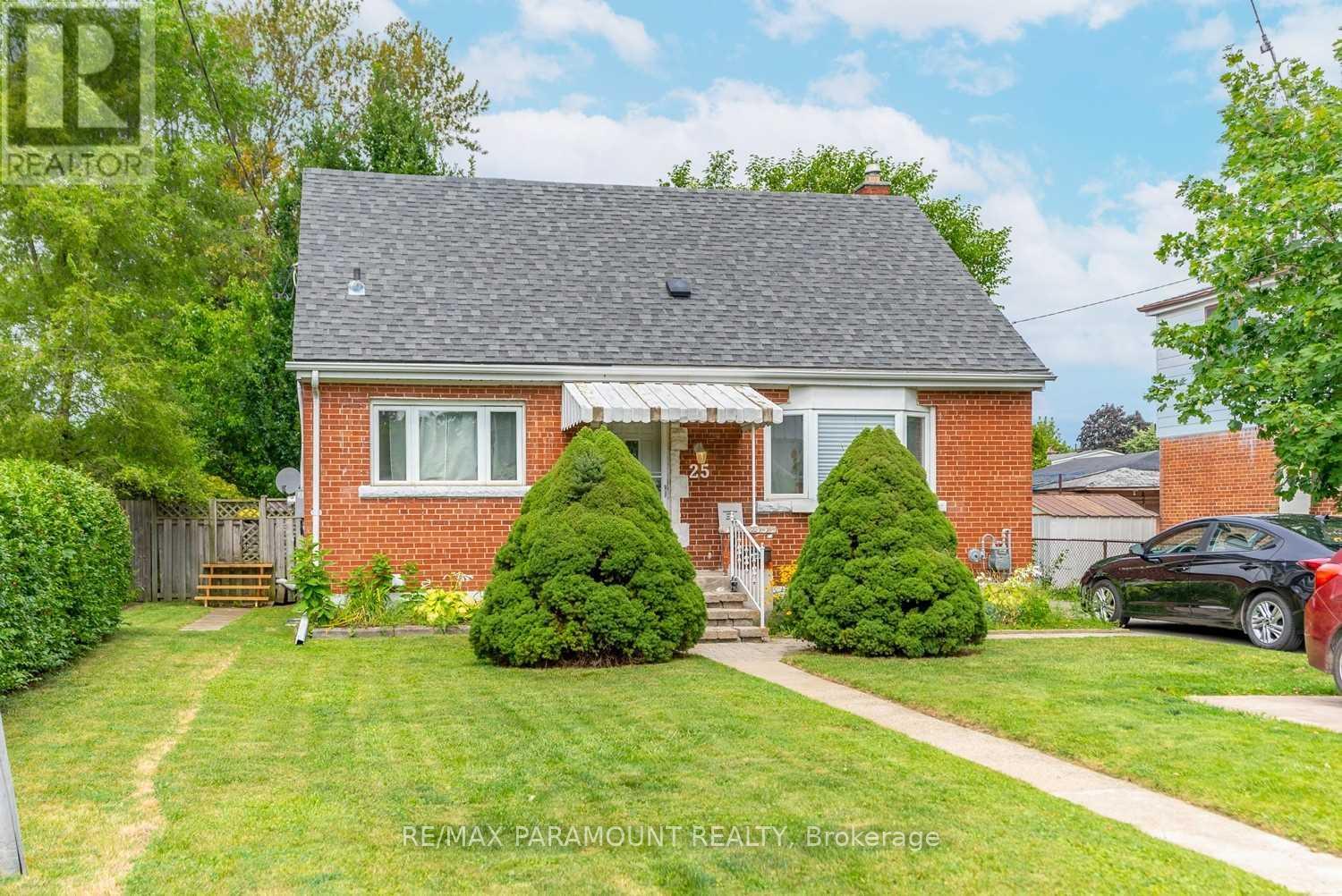 Upper - 25 Carene Avenue, Hamilton, Ontario  L8K 3W3 - Photo 3 - X12458976