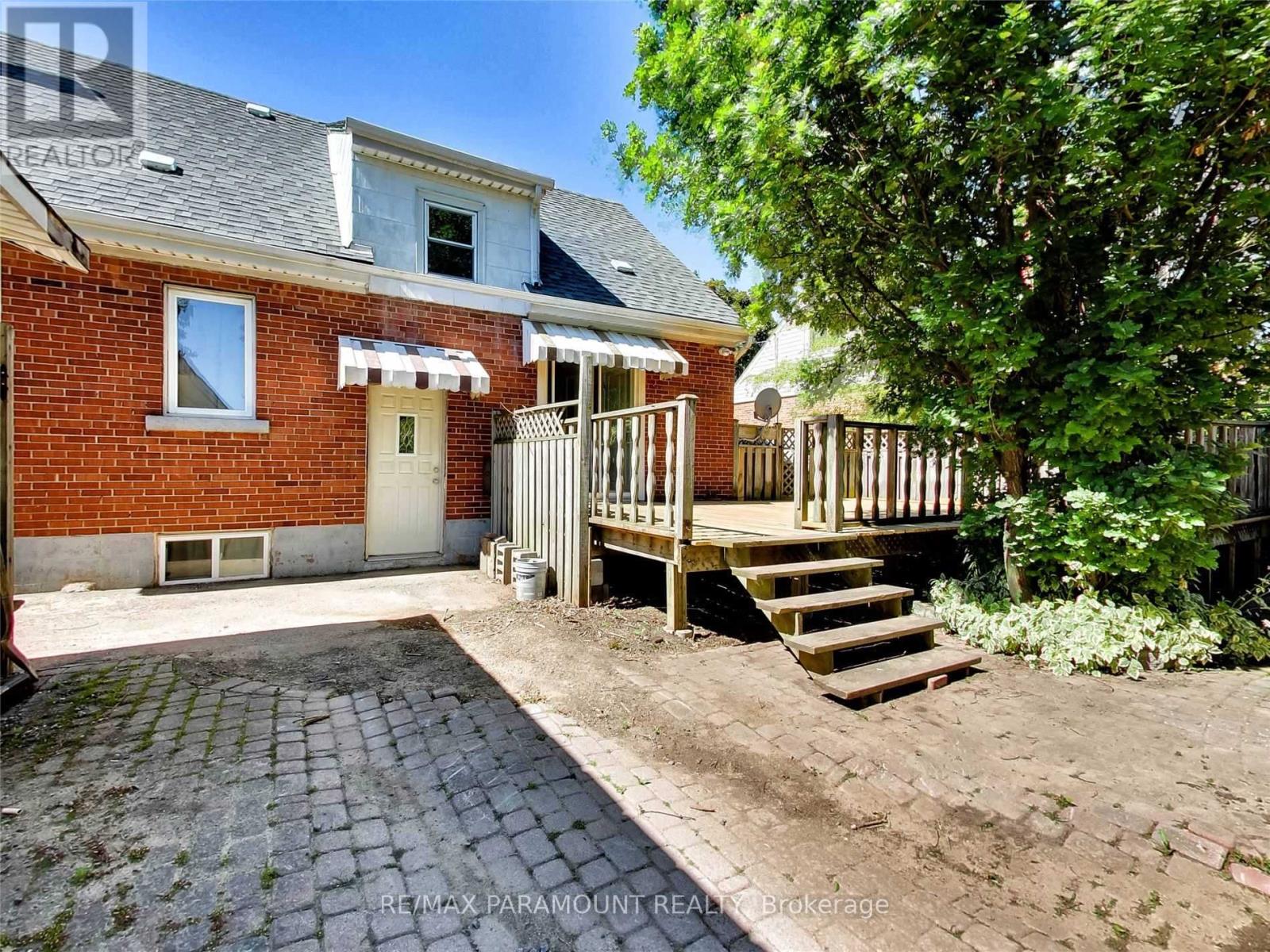 Upper - 25 Carene Avenue, Hamilton, Ontario  L8K 3W3 - Photo 6 - X12458976