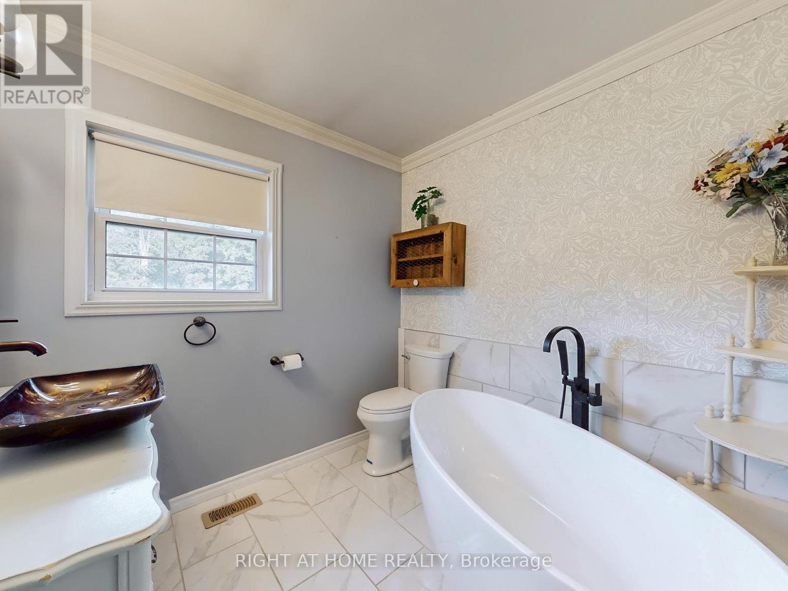 1876 12th Line, Selwyn, Ontario  K0L 2H0 - Photo 18 - X12458978