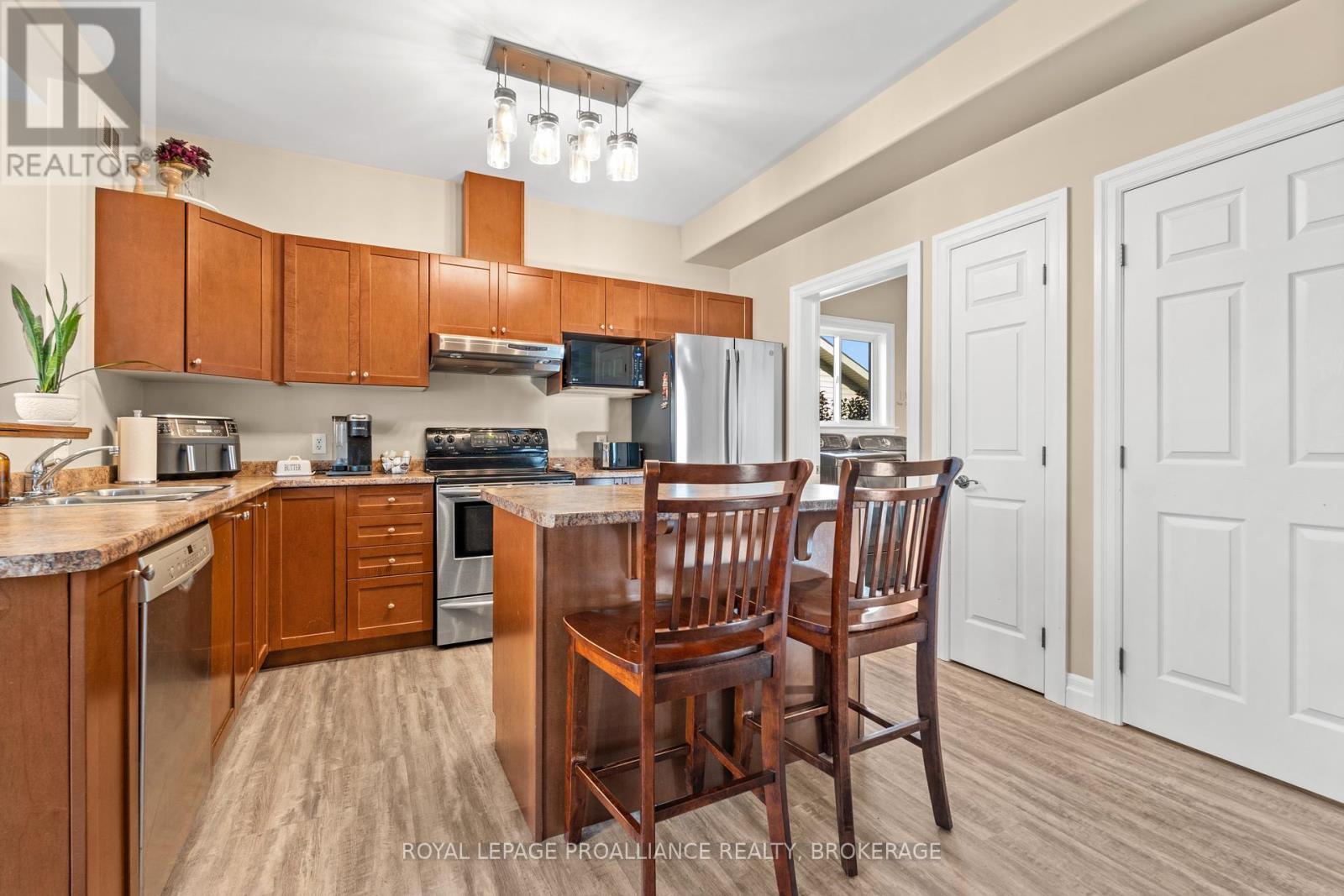 163 Kildare Avenue, Loyalist, Ontario  K7N 0A1 - Photo 15 - X12458997