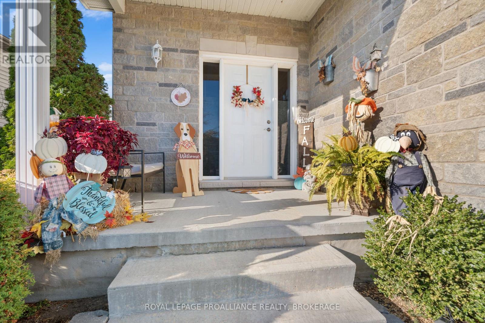 163 Kildare Avenue, Loyalist, Ontario  K7N 0A1 - Photo 3 - X12458997