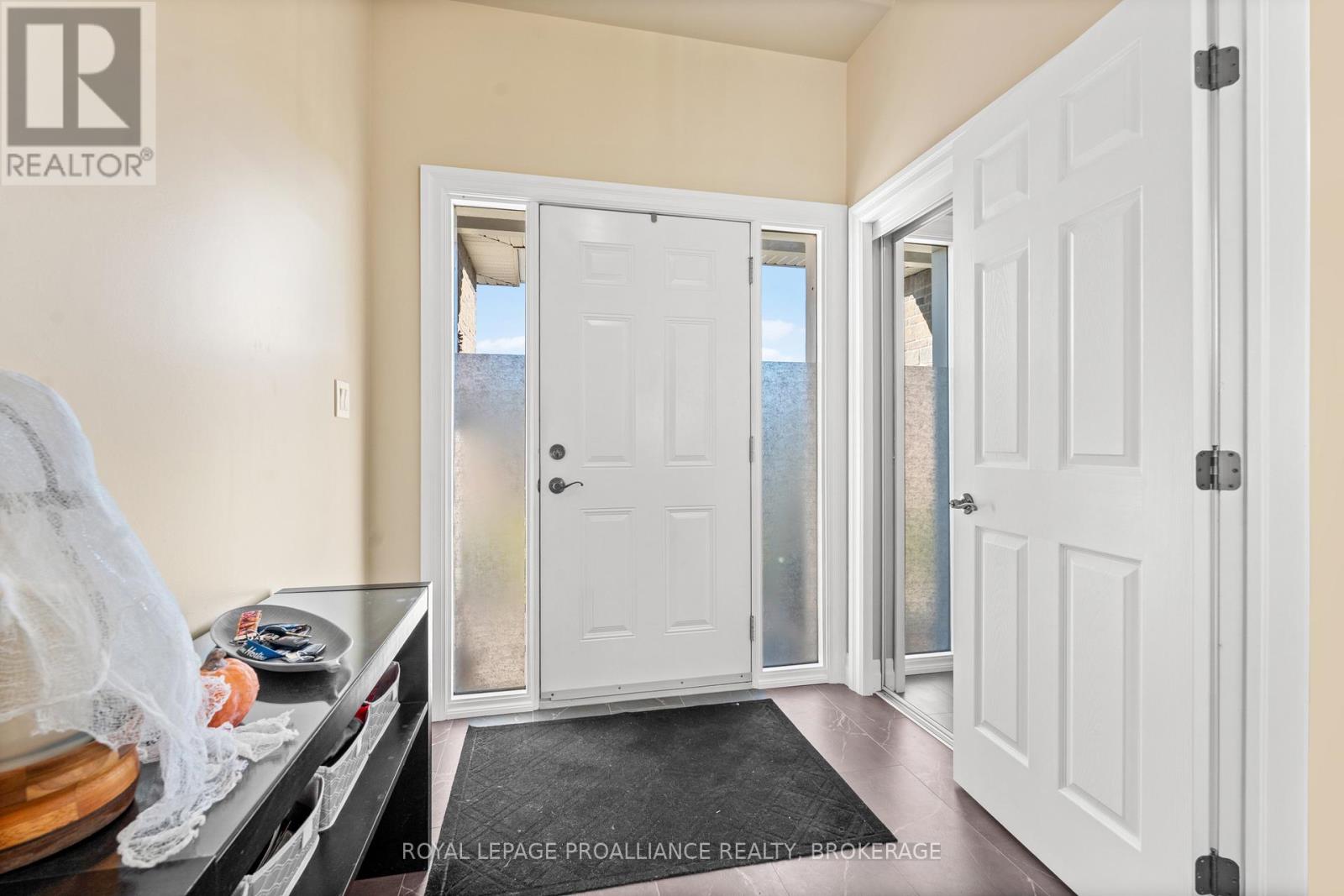 163 Kildare Avenue, Loyalist, Ontario  K7N 0A1 - Photo 4 - X12458997