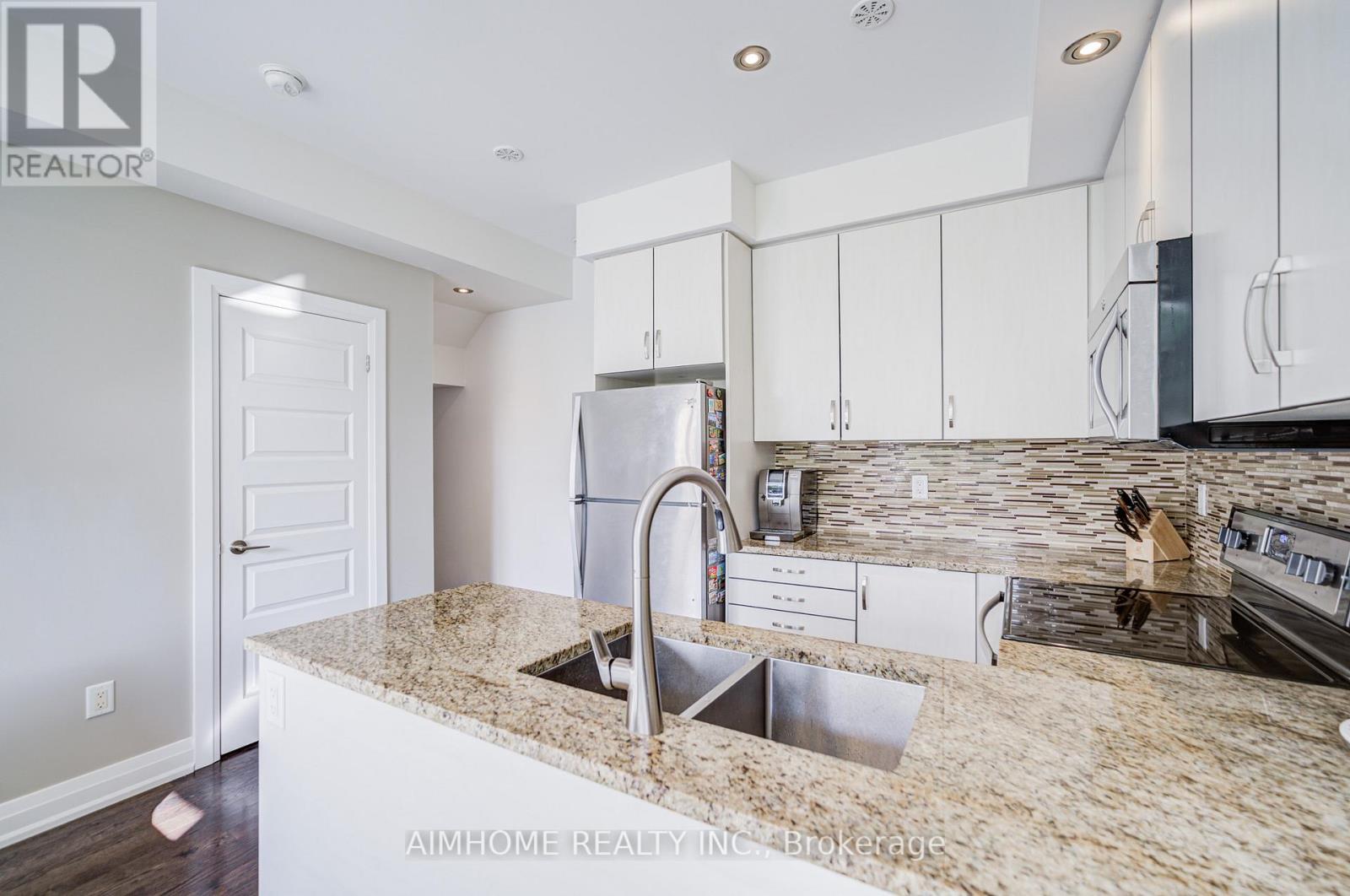 6 - 11 Eldora Avenue, Toronto, Ontario  M2M 1R3 - Photo 13 - C12458994