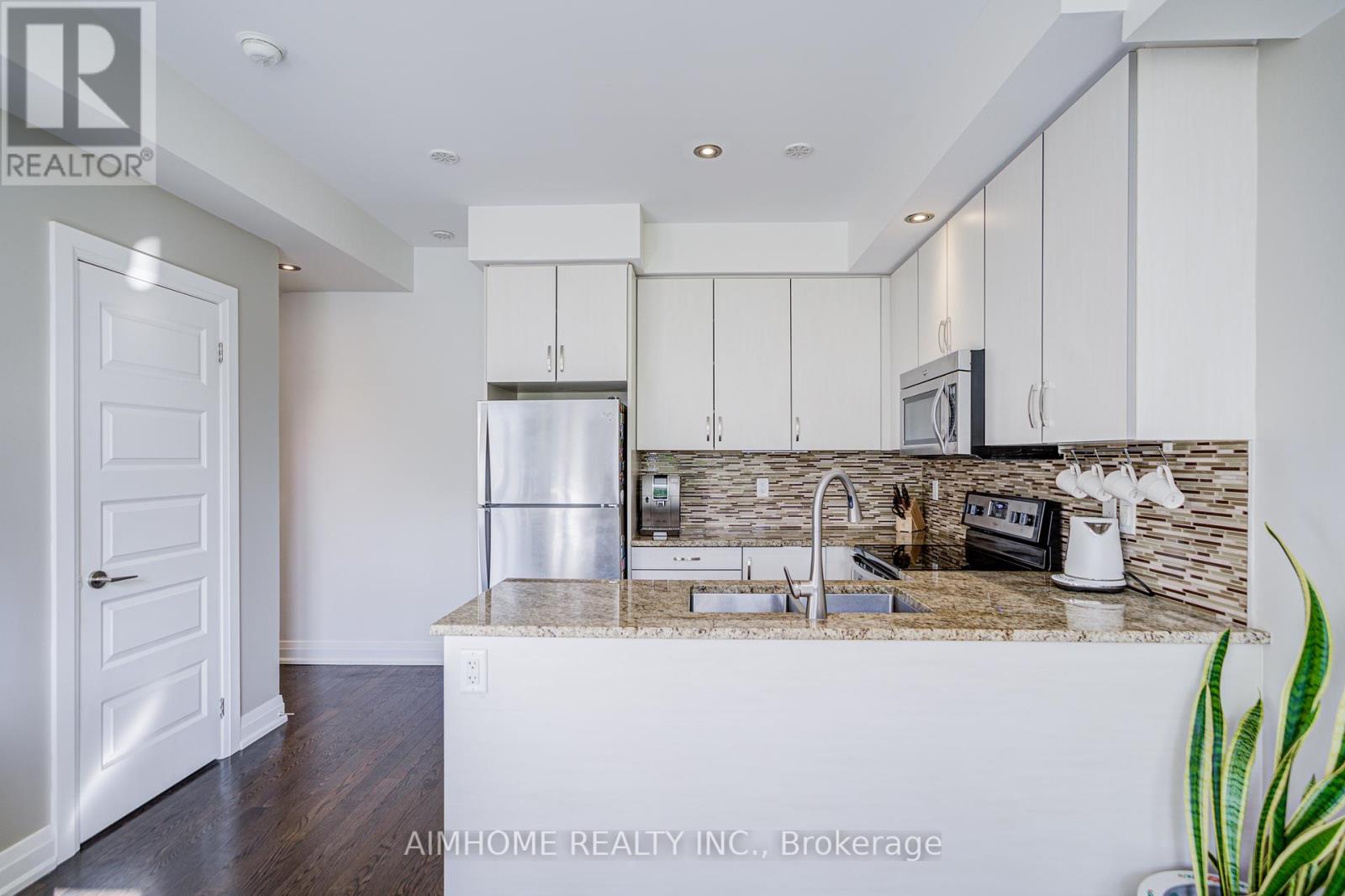 6 - 11 Eldora Avenue, Toronto, Ontario  M2M 1R3 - Photo 14 - C12458994