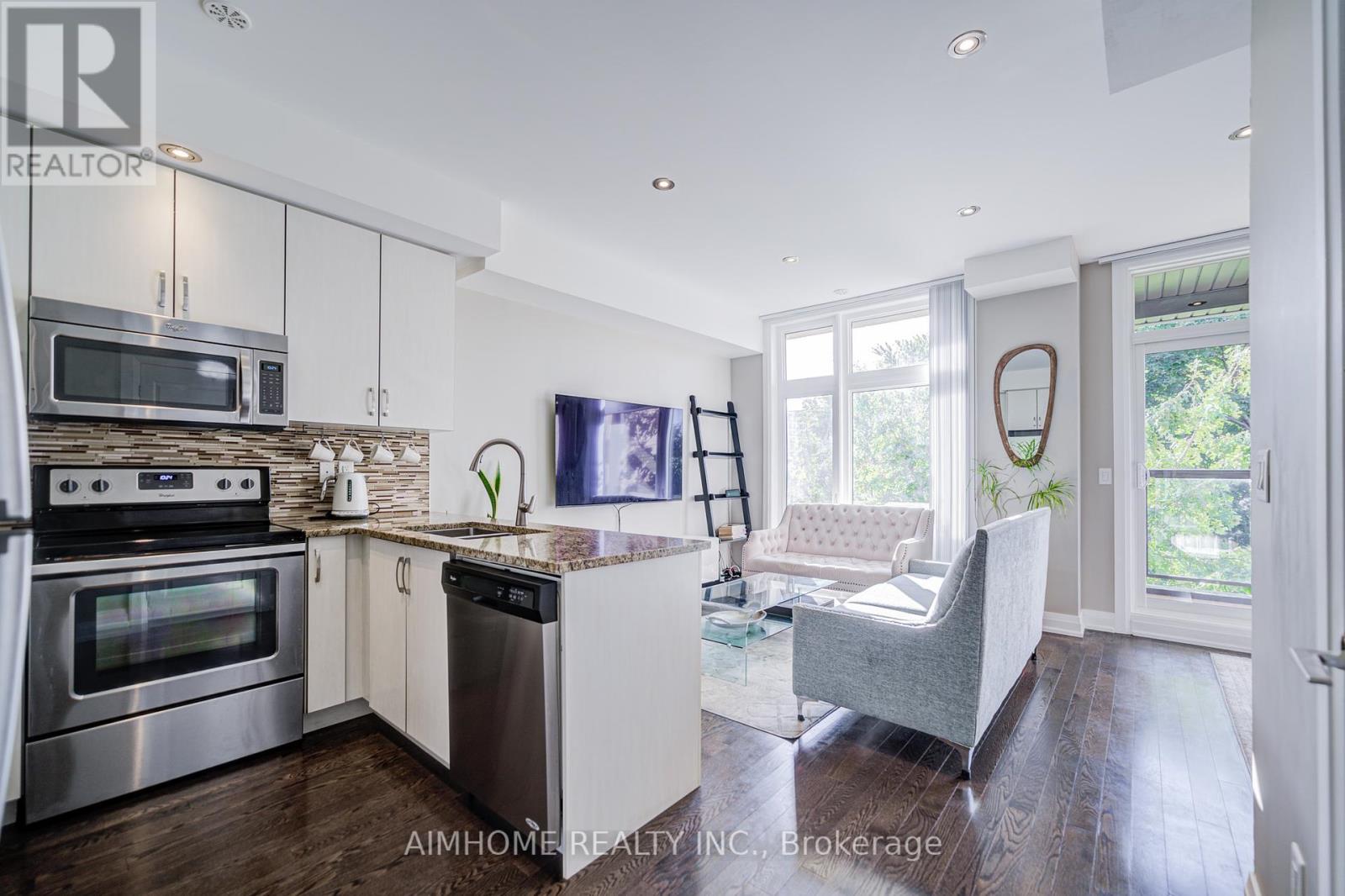 6 - 11 Eldora Avenue, Toronto, Ontario  M2M 1R3 - Photo 4 - C12458994