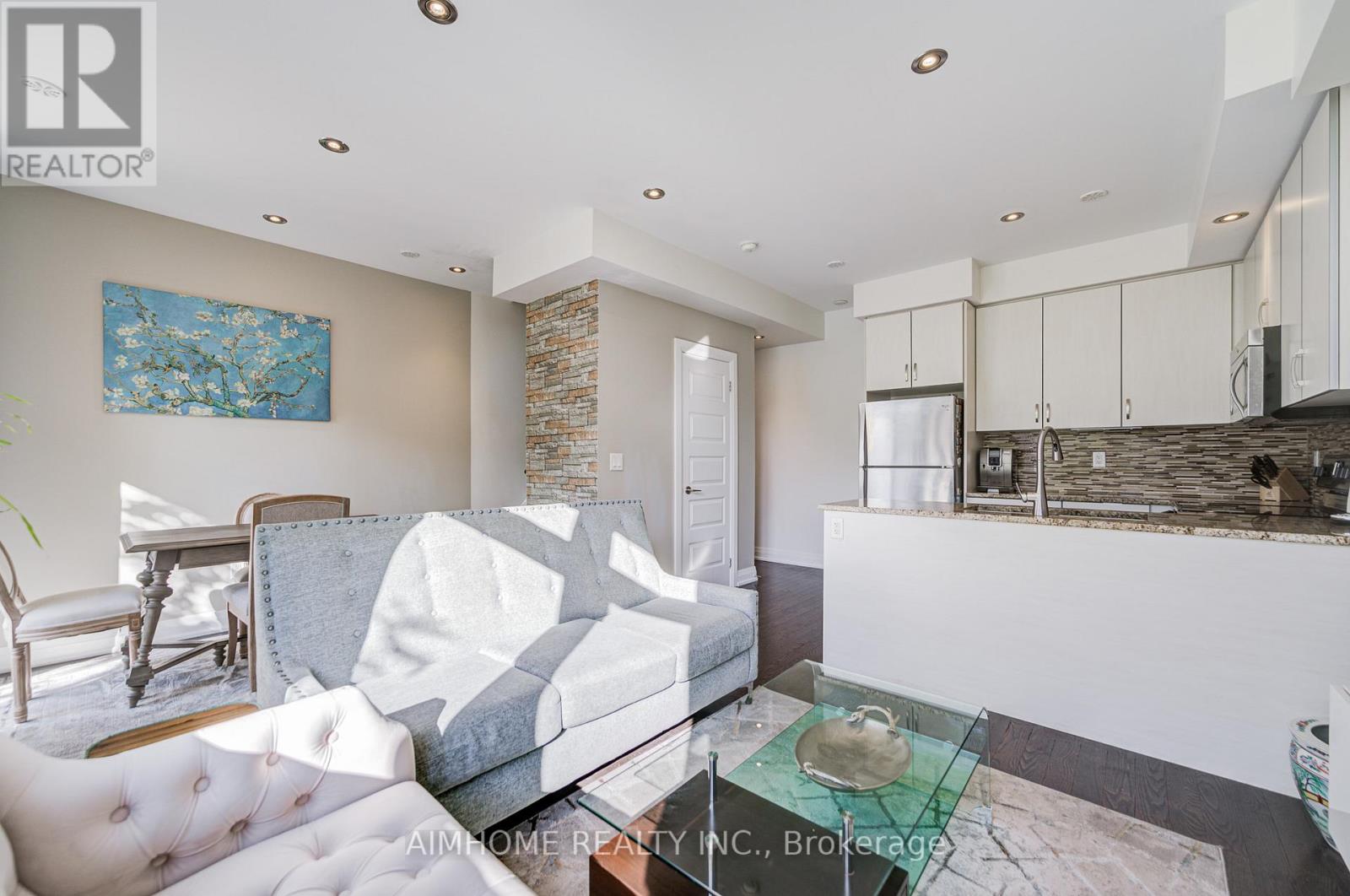 6 - 11 Eldora Avenue, Toronto, Ontario  M2M 1R3 - Photo 8 - C12458994