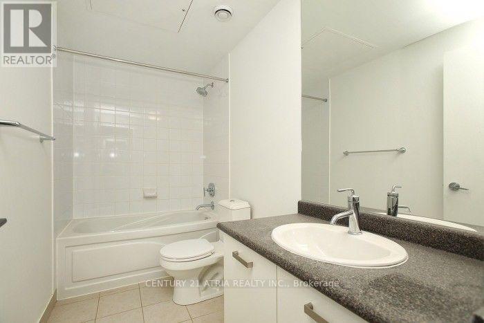 401 - 832 Bay Street, Toronto, Ontario  M5S 1Z6 - Photo 6 - C12411410