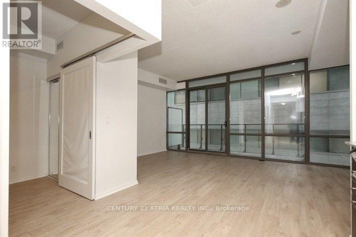401 - 832 Bay Street, Toronto, Ontario  M5S 1Z6 - Photo 5 - C12411410