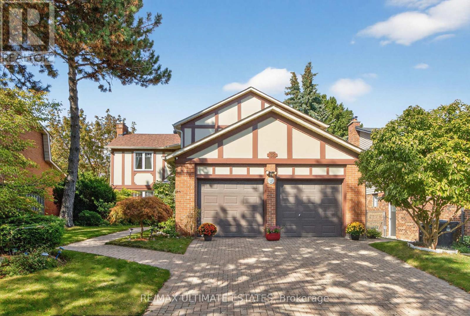 32 MOSSGROVE TRAIL, Toronto, Ontario