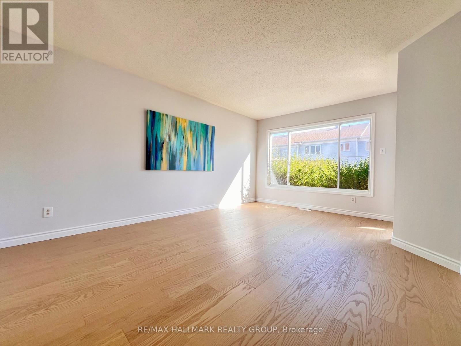 4 Valemont St Street, Ottawa, Ontario  K2G 6W2 - Photo 7 - X12434366