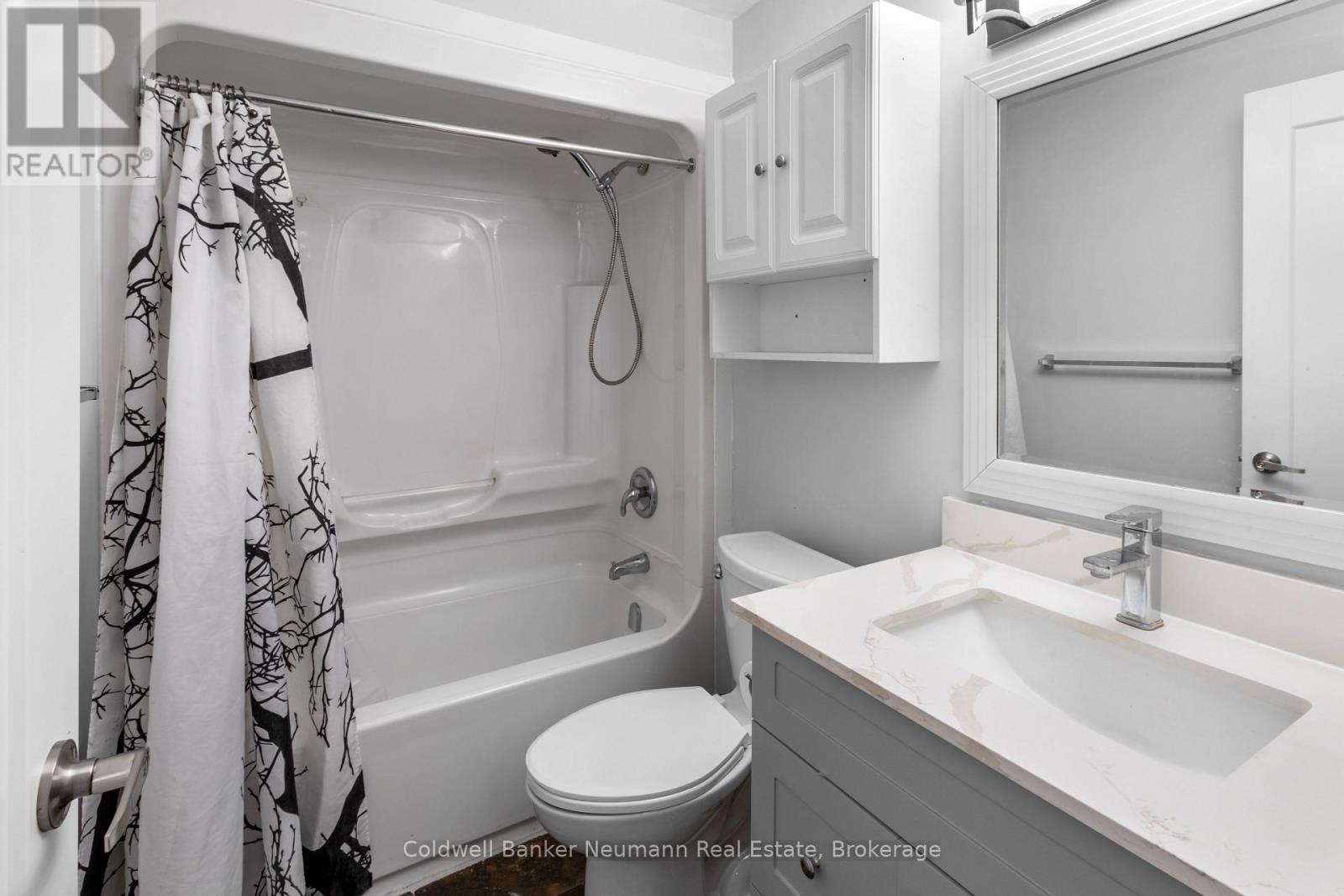 B - 45 Hayward Crescent, Guelph, Ontario  N1G 5A4 - Photo 5 - X12459009