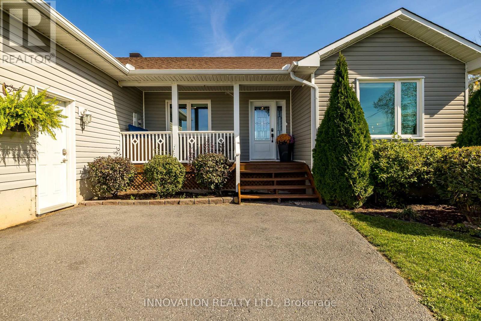4105 Calbrent Way, Ottawa, Ontario  K0A 2W0 - Photo 6 - X12459002