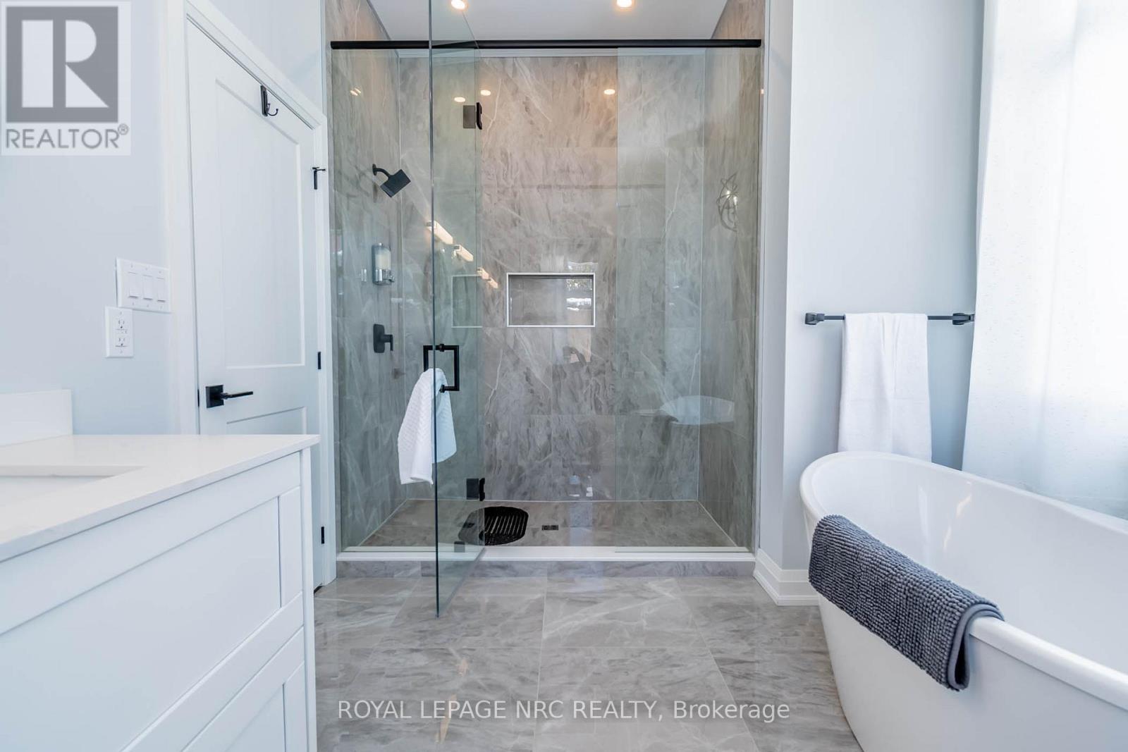 1 - 7472 Mountain Road, Niagara Falls, Ontario  L2J 0B8 - Photo 40 - X12459014