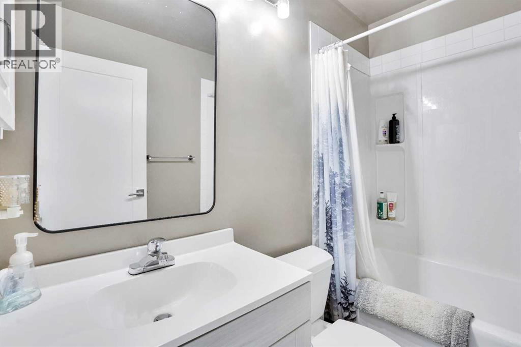 47 Shannon Drive Sw, Calgary, Alberta  T2Y 2A6 - Photo 25 - A2263245
