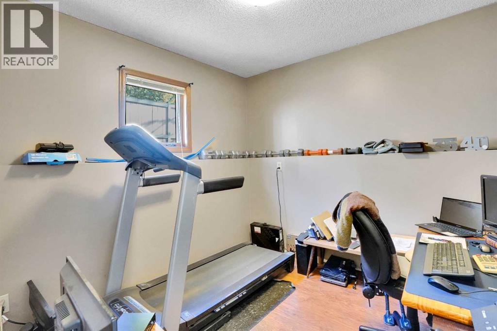 47 Shannon Drive Sw, Calgary, Alberta  T2Y 2A6 - Photo 28 - A2263245