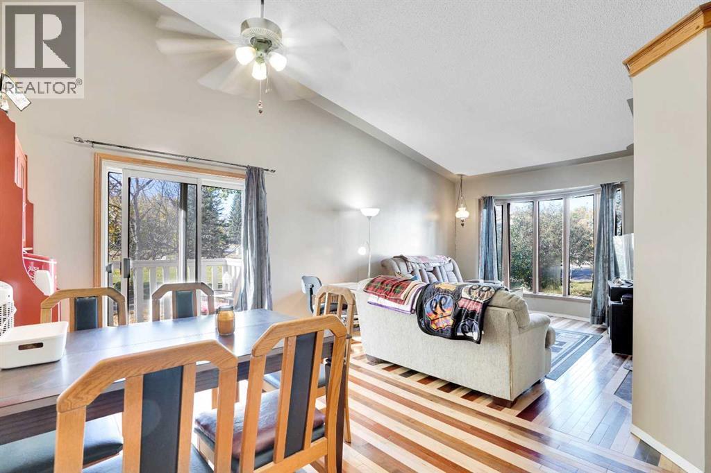 47 Shannon Drive Sw, Calgary, Alberta  T2Y 2A6 - Photo 6 - A2263245