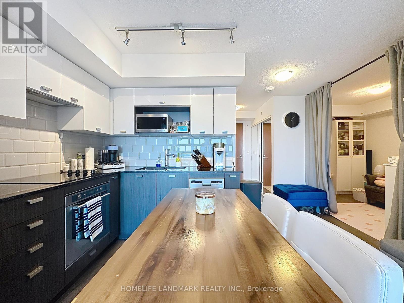2324 - 275 Village Green Drive, Toronto, Ontario  M1S 0L8 - Photo 11 - E12459005