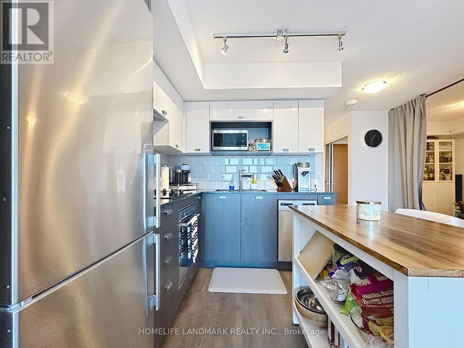 2324 - 275 Village Green Drive, Toronto, Ontario  M1S 0L8 - Photo 13 - E12459005
