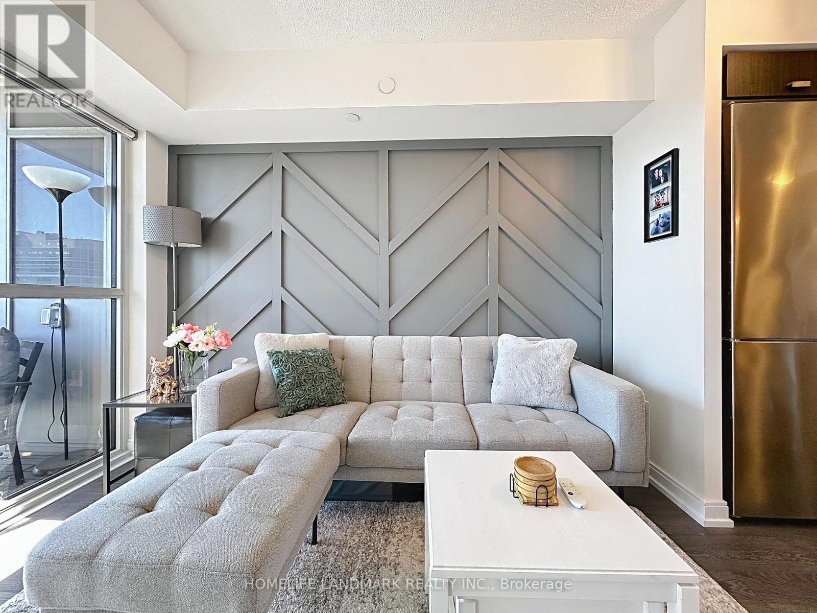 2324 - 275 Village Green Drive, Toronto, Ontario  M1S 0L8 - Photo 19 - E12459005