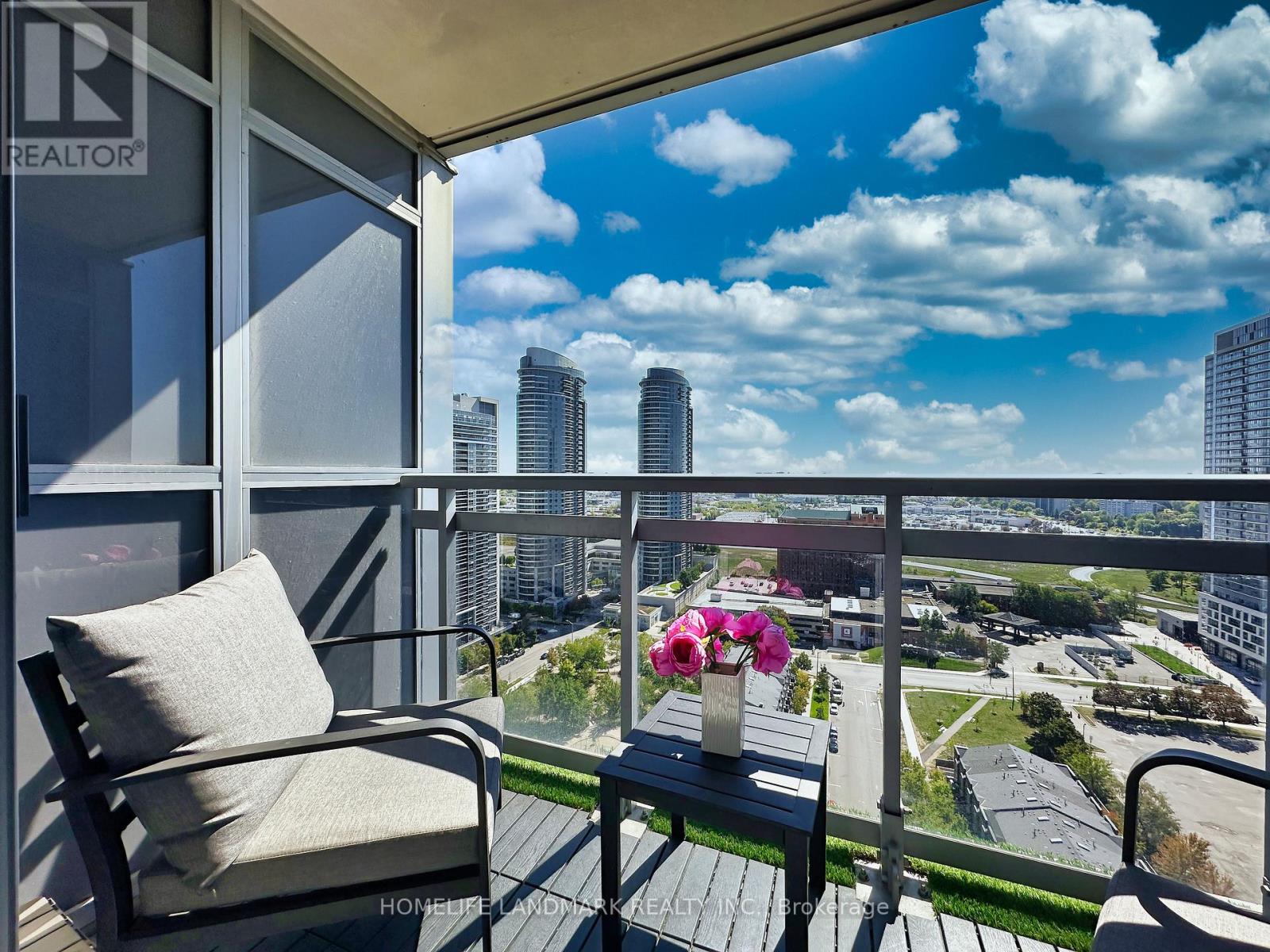 2324 - 275 Village Green Drive, Toronto, Ontario  M1S 0L8 - Photo 21 - E12459005