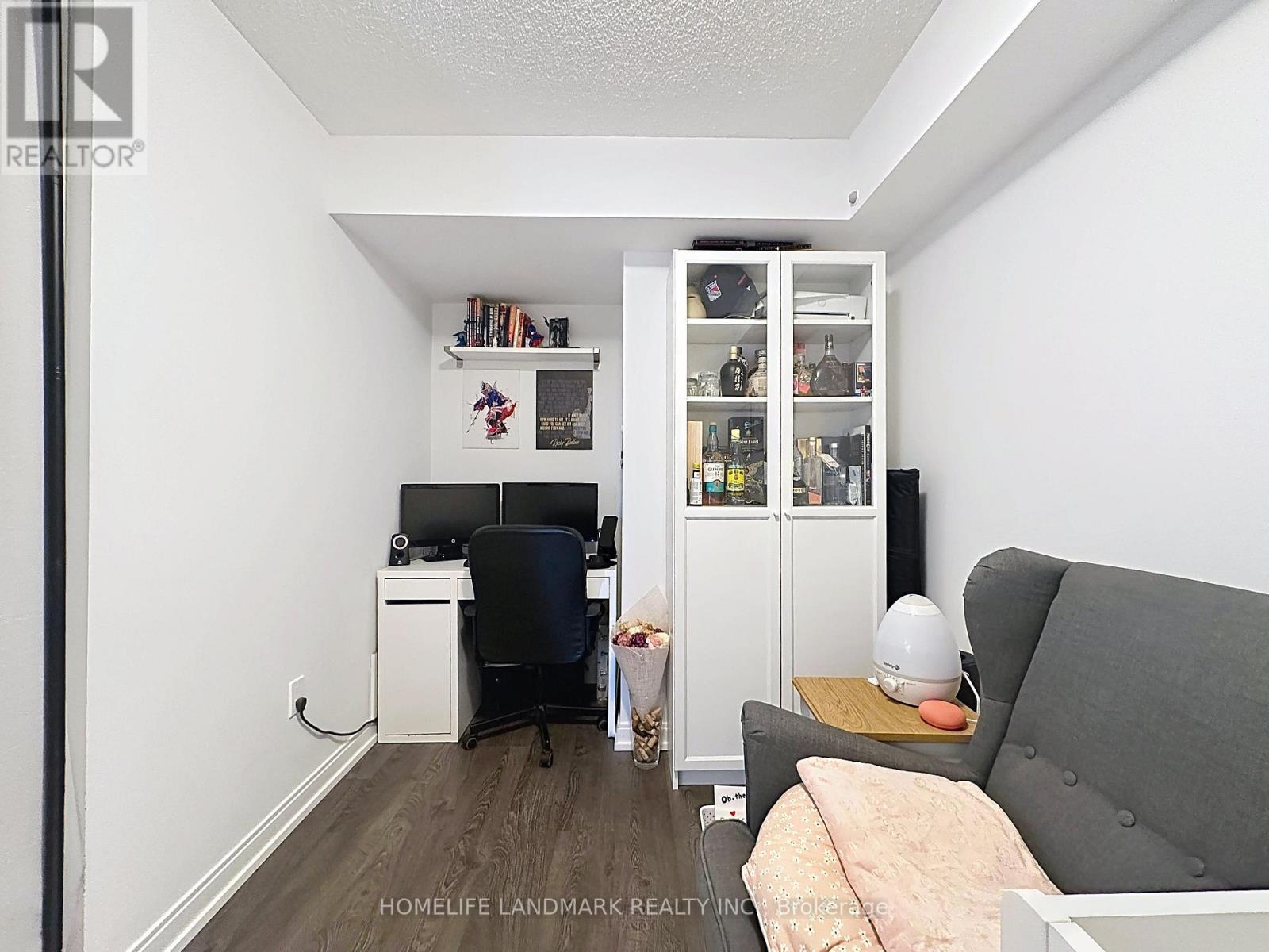 2324 - 275 Village Green Drive, Toronto, Ontario  M1S 0L8 - Photo 26 - E12459005