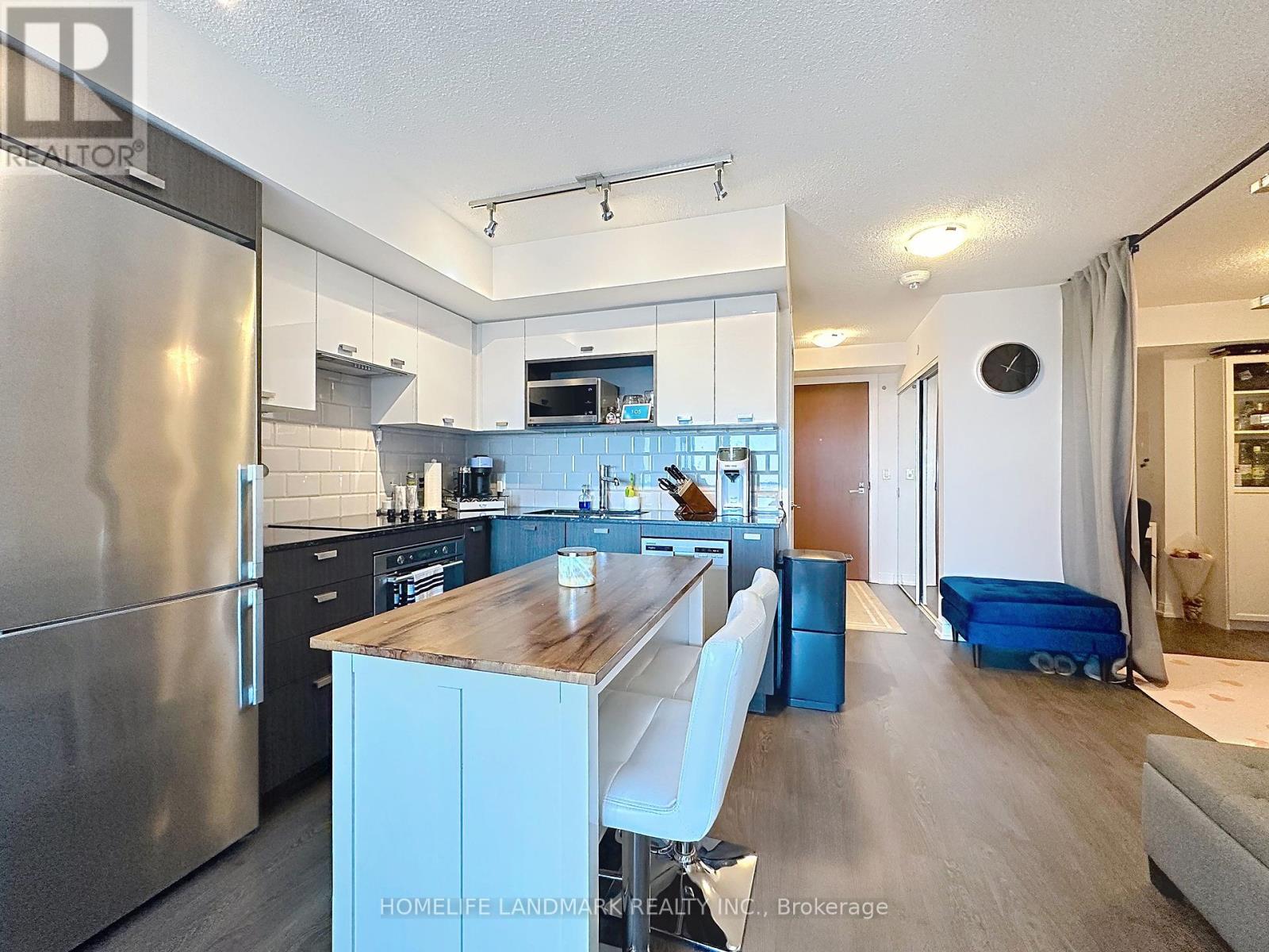 2324 - 275 Village Green Drive, Toronto, Ontario  M1S 0L8 - Photo 8 - E12459005