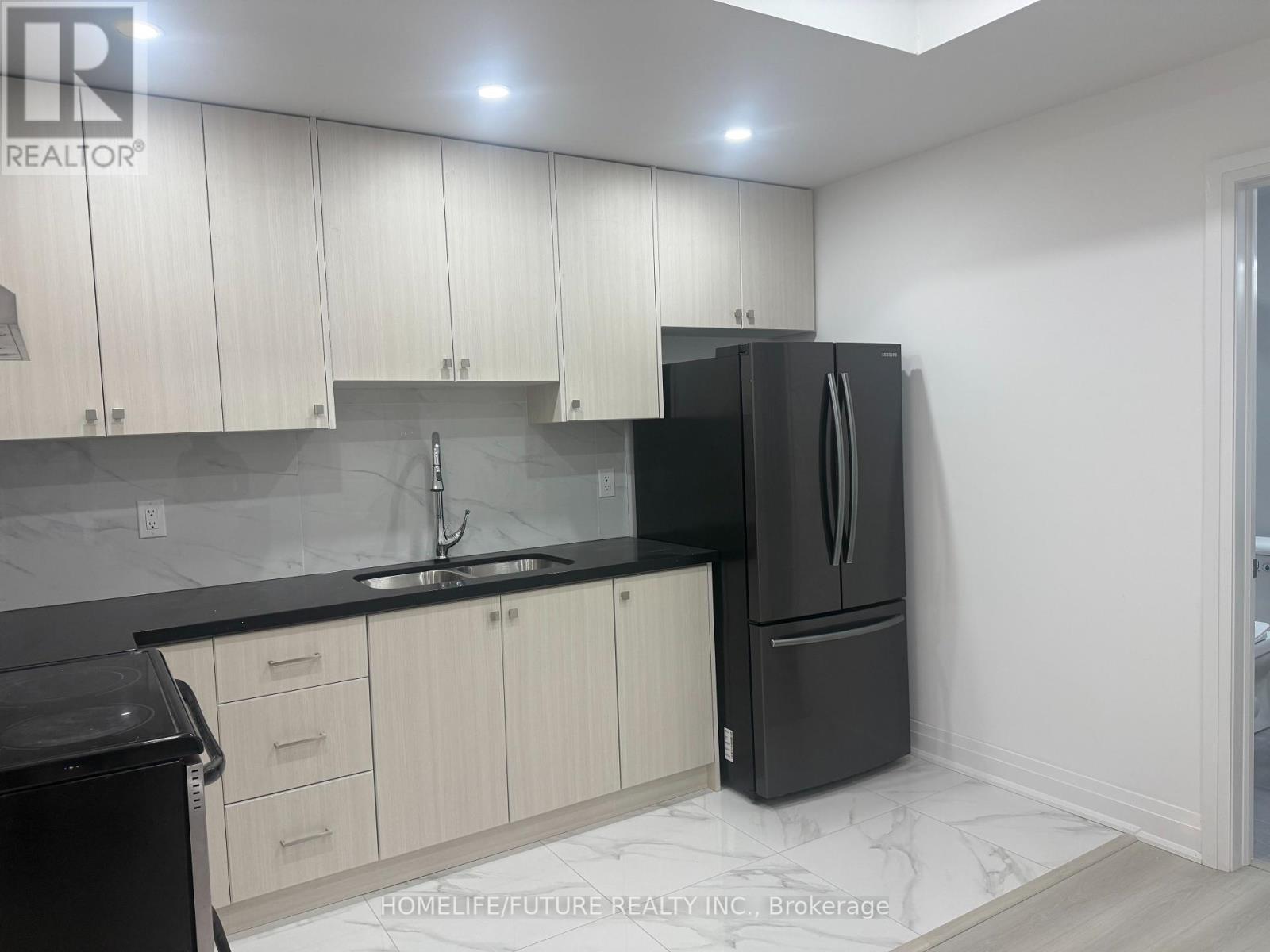 2649 Apricot Lane, Pickering, Ontario  L1X 0M3 - Photo 4 - E12459011