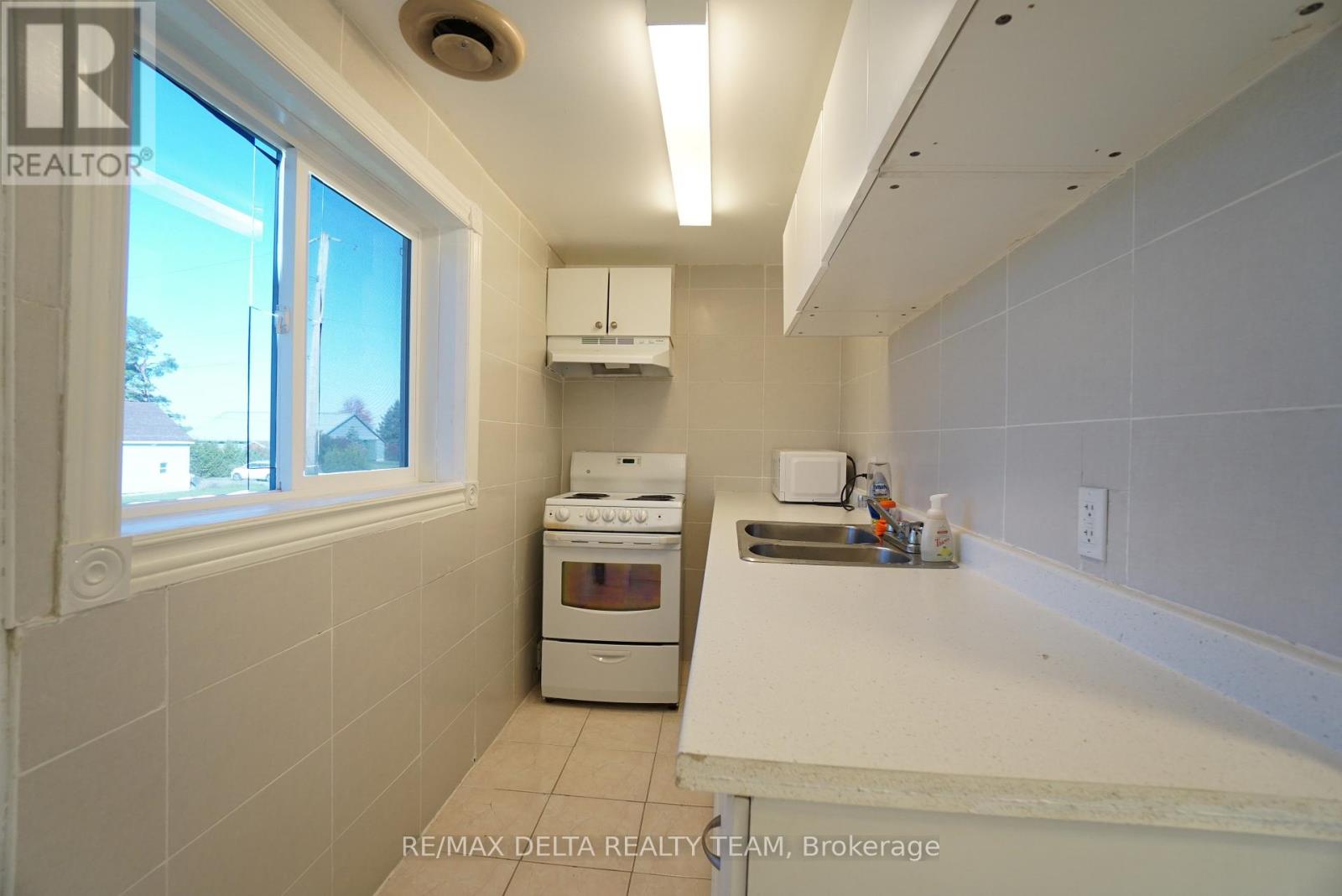 Upper Level - 612 Russell Road, Clarence-Rockland, Ontario  K0A 2A0 - Photo 7 - X12431788