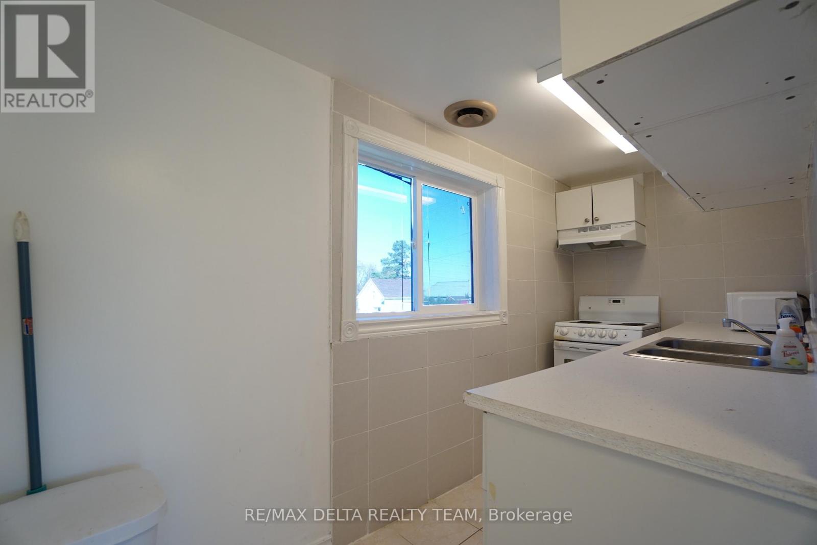 Upper Level - 612 Russell Road, Clarence-Rockland, Ontario  K0A 2A0 - Photo 8 - X12431788