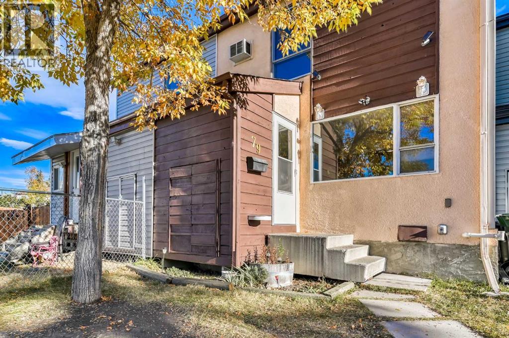 79 Penworth Close Se, Calgary, Alberta  T2A 5N4 - Photo 2 - A2262189
