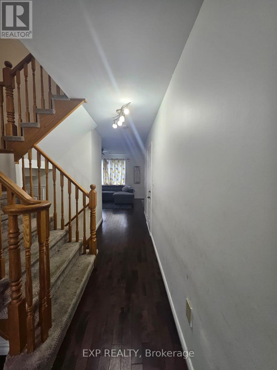 696 Edwards Avenue, Milton, Ontario  L9T 6B4 - Photo 2 - W12459007
